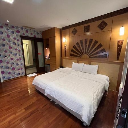 הואליין סיטי Charming Motel מראה חיצוני תמונה