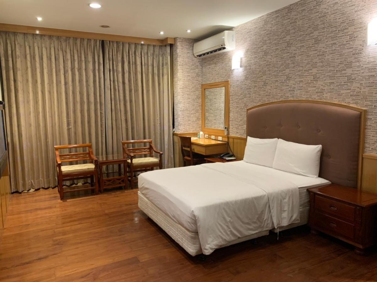 הואליין סיטי Charming Motel מראה חיצוני תמונה