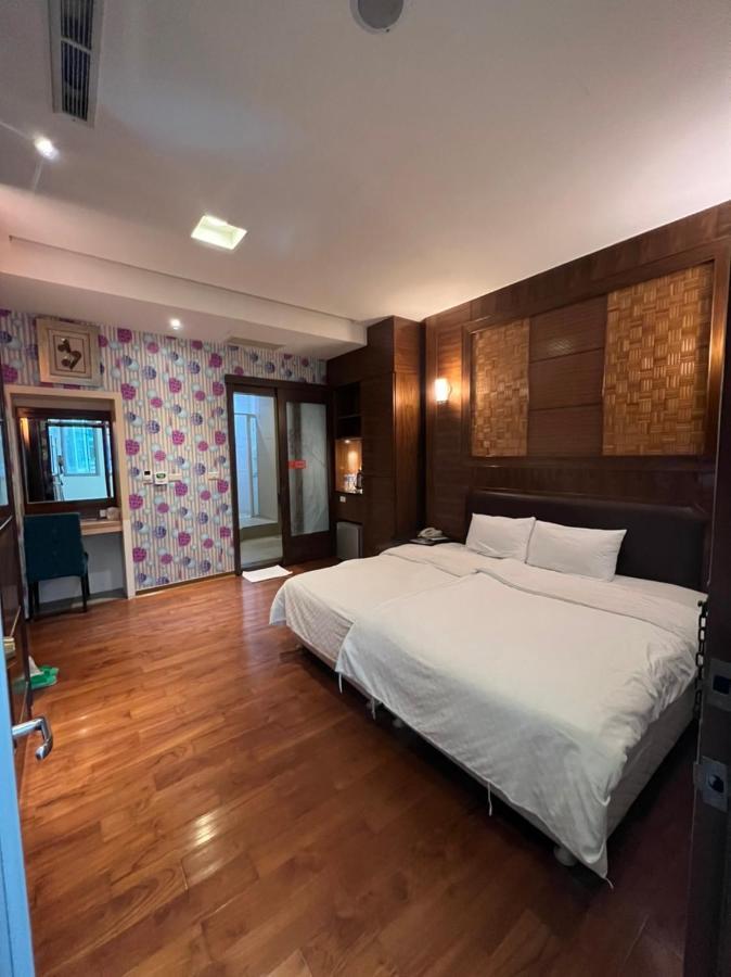 הואליין סיטי Charming Motel מראה חיצוני תמונה